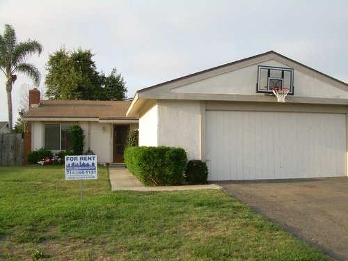 Front Yard.JPG Front Yard.JPG