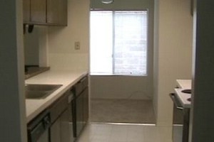 Apt 115 Kitchen.jpg