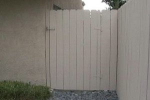 Apt 6 Gate to Backyard.jpg